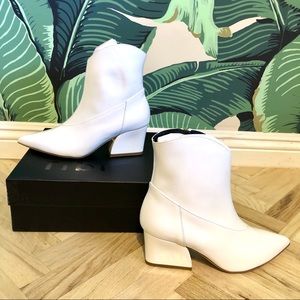 *NEW* TIBI Dylan White Leather Booties size 39 NWT